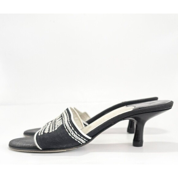 Chanel Kitten Heels Black Canvas w/ White Embroidery Vintage Y2K Sz EU 35.5 - Picture 5 of 14